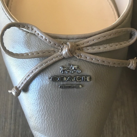 Coach gray pointy toe flats sz9 - Picture 8 of 8